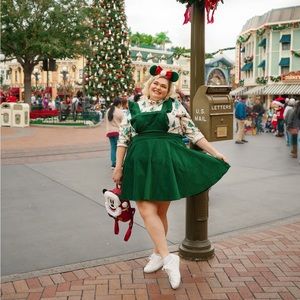 Unique Vintage - Green Velvet Overall Skirt - Size 4X